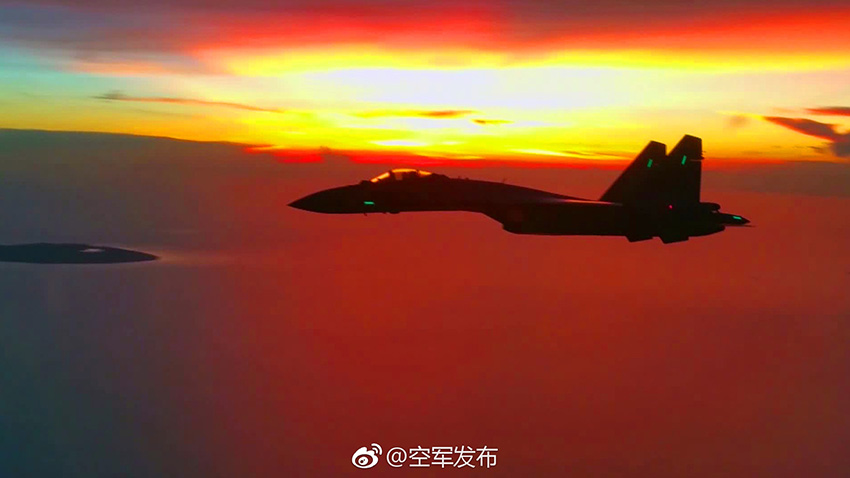 中国空軍の戦闘機「蘇35」　南中国海で共同巡航任務