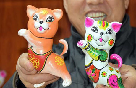 戌年の春節まであと1ヶ月、イヌの泥人形作りもピークに　陝西省