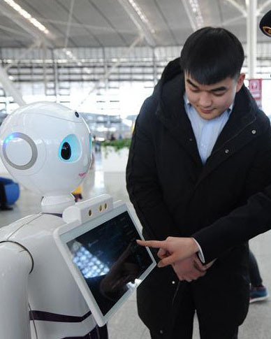 ロボットが「春運」に対応するため勤務スタート　青島市