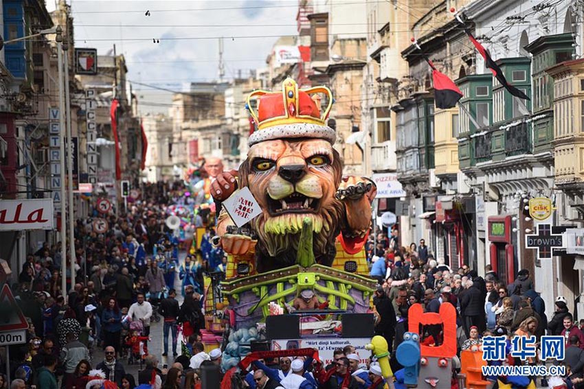 マルタで伝統的な祭り「カーニバル」開催で大賑わい