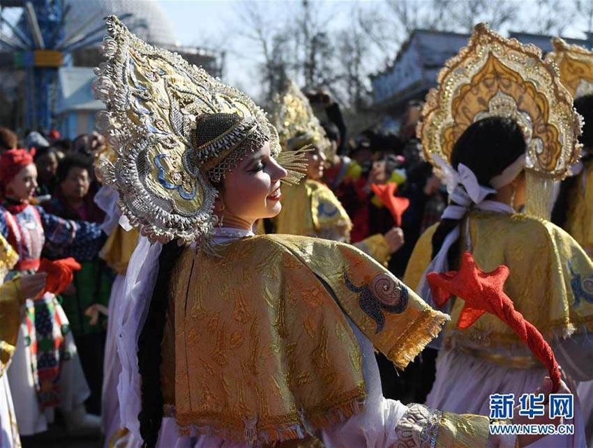 北京の石景山遊園地で異国情緒を味わえる「洋廟会」開催