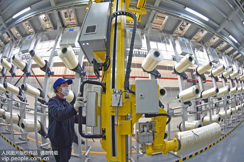 中国が自主研究開発したT1000炭素繊維生産ラインが生産開始