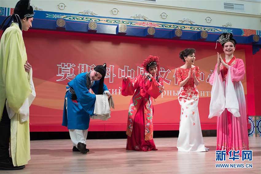 モスクワで中国伝統の豫劇を披露 ロシア