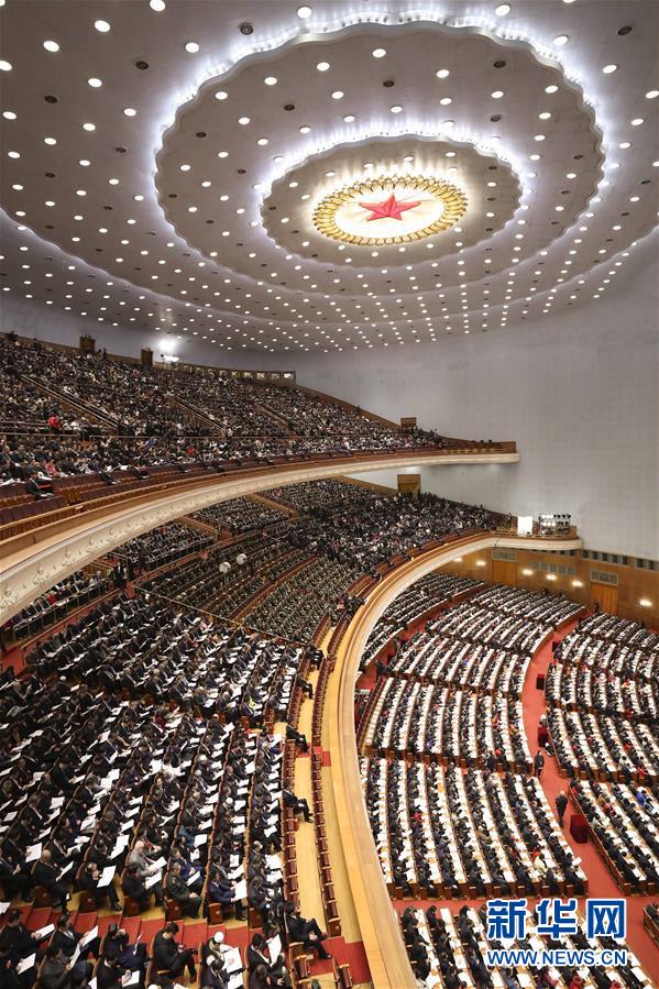 第13期全人代第1回会議開幕　李克強総理が政府活動報告