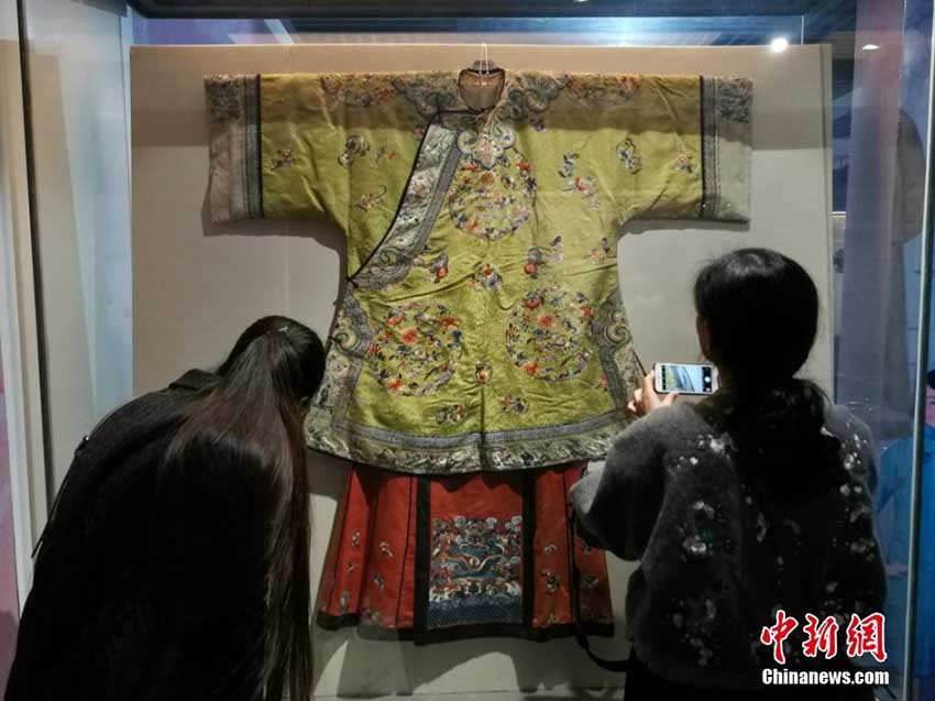 「中国女性民族衣装展」が蘇州で開催　江蘇省