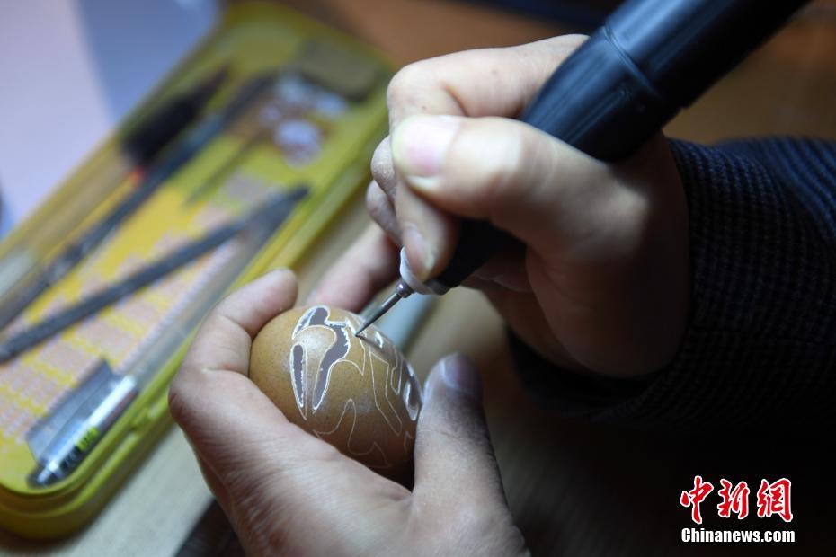 杭州の卵の殻のカービングアート 薄さ0.2ミリ
