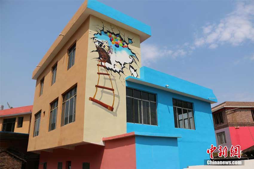 家屋の壁に描かれた3Dアートで貧困村の観光業発展に　広西