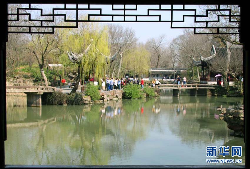 蘇州拙政園に春の訪れ　江蘇省
