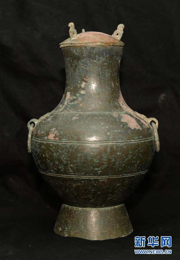陝西省の遺跡から約2000年前の酒が入った銅製の壺が発見