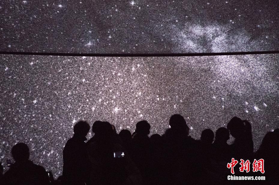 音・映像・振動で宇宙を表現　黒川良一氏の「unfold」が上海で展示