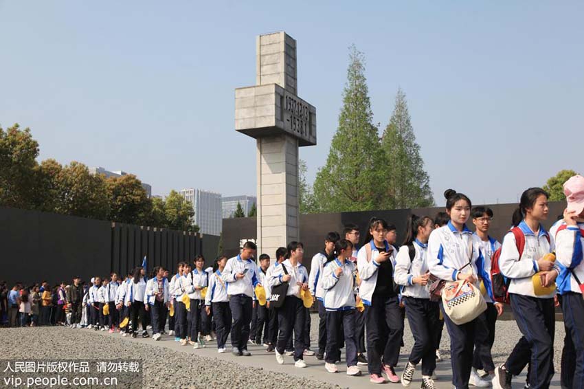 南京の侵華日軍南京大虐殺遇難同胞紀念館で追悼イベント