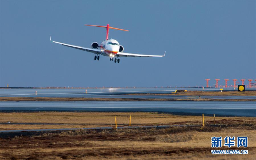 国産ジェット「ARJ21-700」がアイスランド強横風テスト飛行を終える