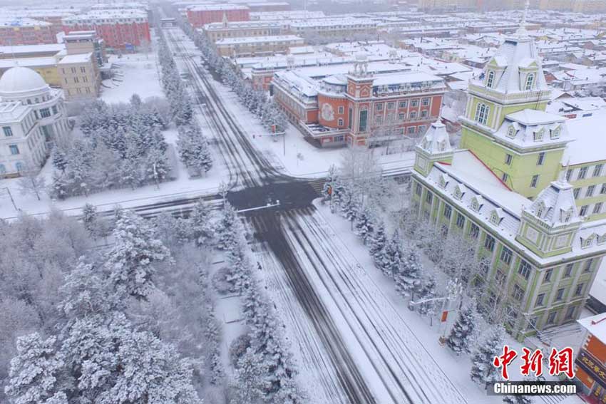 「中国の北極」黒竜江省漠河県、4月の大雪が街を覆う