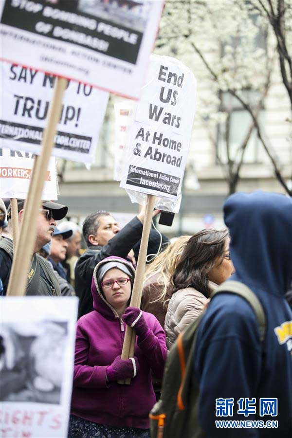 米ニューヨークで政府に戦争終結呼びかける反戦デモ