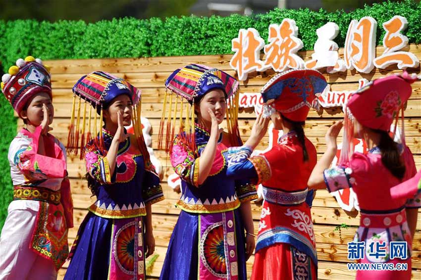 広西壮族自治区で「三月三」を祝う民族イベント