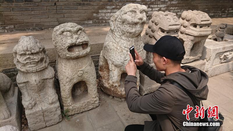 太原市文廟の石の獅子像がネットで話題　「ドラえもんの元祖」も