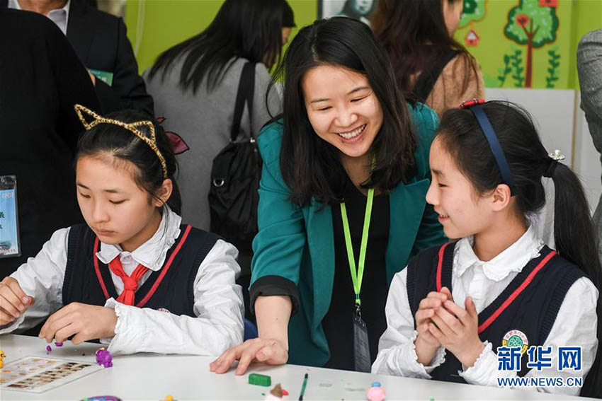 香港地区の教師が安徽省合肥市南門小学校で交流団活動に参加