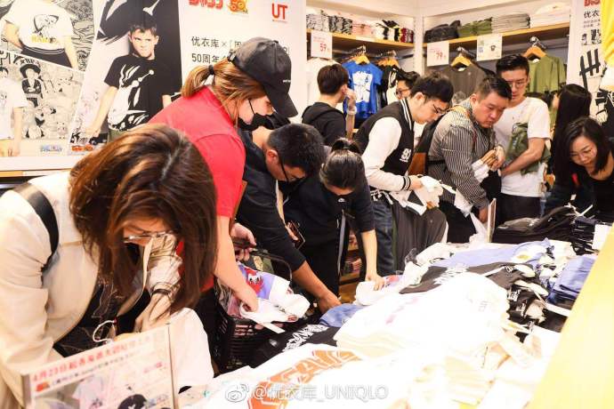ユニクロとジャンプのコラボTシャツが中国で大ヒット　売り切れ続出