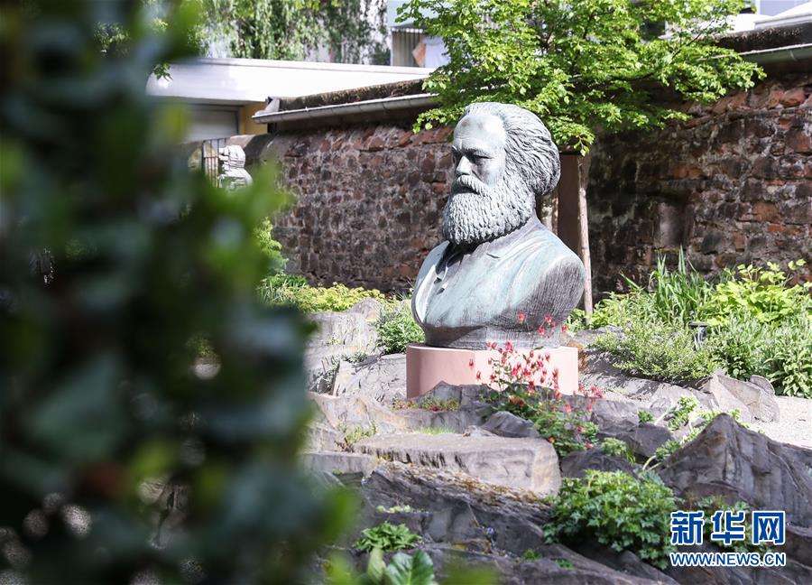 マルクス生誕200周年　ドイツのマルクス旧居を訪ねる