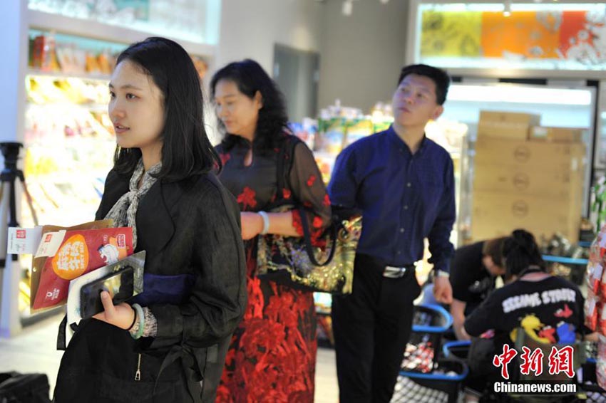 河北省雄安新区に無人スーパーが初登場　ハイテクを体験する住民たち
