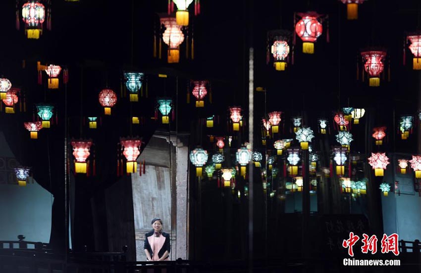 中国の無形文化遺産　浙江省仙居県の刺繍入り骨なし灯籠工芸