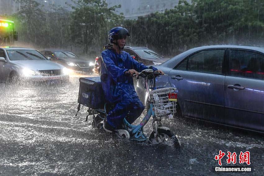 豪雨に見舞われた広東省、各地で暴風雨警報発令