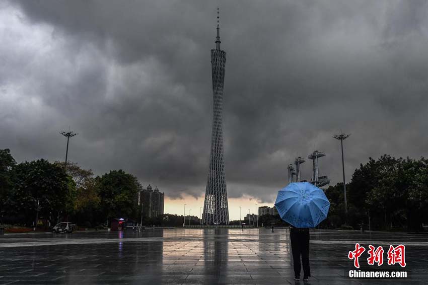 豪雨に見舞われた広東省、各地で暴風雨警報発令