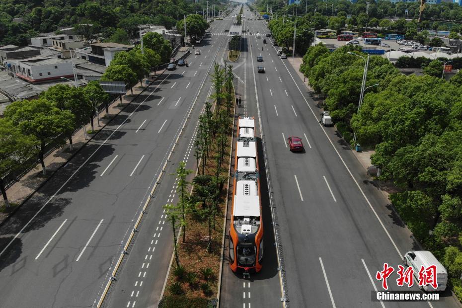 世界初のスマートレール電車が湖南省で試験運行を開始
