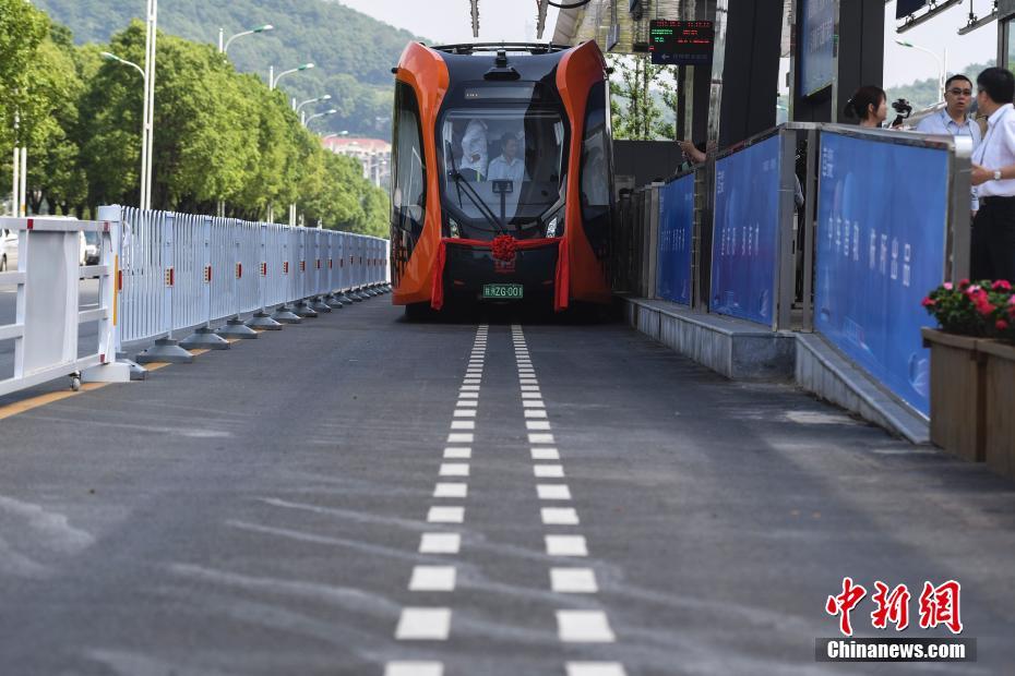 世界初のスマートレール電車が湖南省で試験運行を開始