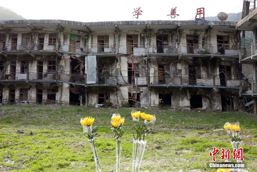 四川省北川チャン族自治県に残された大地震の建物跡地を探訪