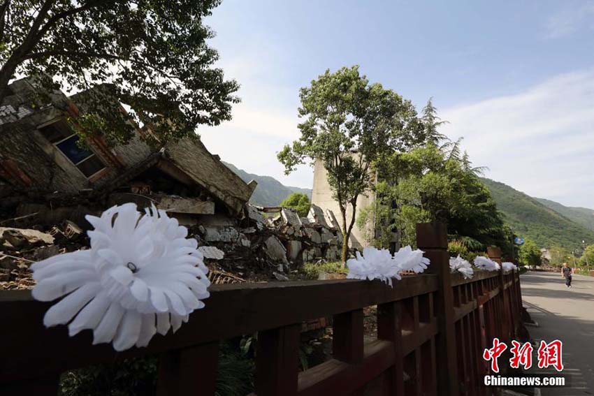 四川省北川チャン族自治県に残された大地震の建物跡地を探訪