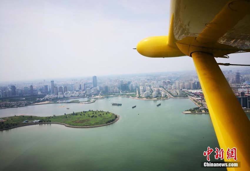 海口市で水上飛行機の空中遊覧航空路線が開通　海南省