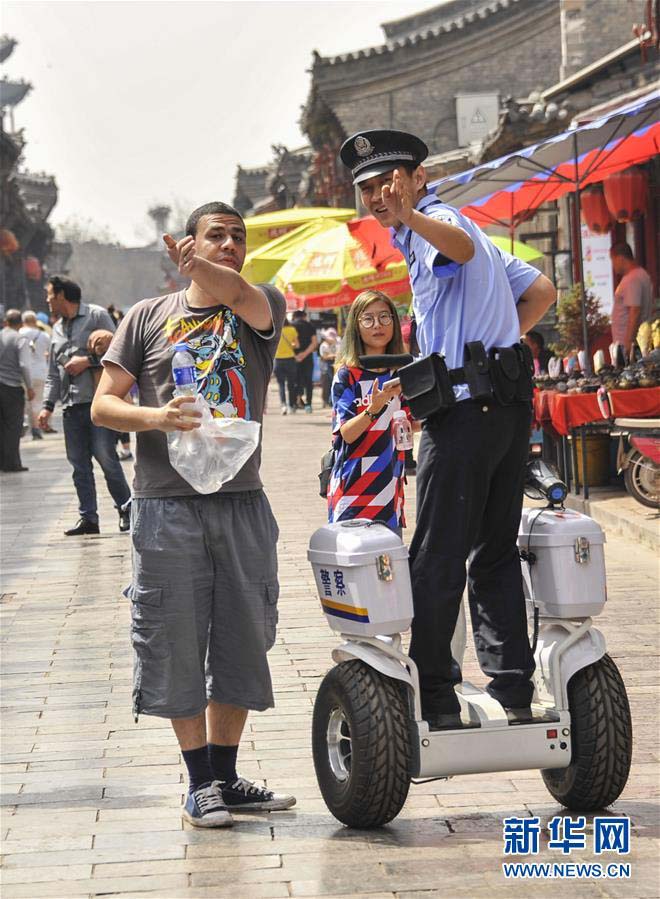 山西省平遥県の警察隊が電動立ち乗り二輪車導入　勤務効率向上を図る
