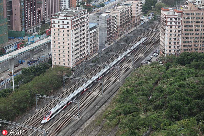 香港地区の高速鉄道車両が初めて深セン北駅に乗り入れ　 広深港高速鉄道