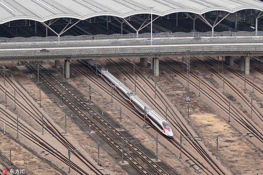 香港地区の高速鉄道車両が初めて深セン北駅に乗り入れ　 広深港高速鉄道