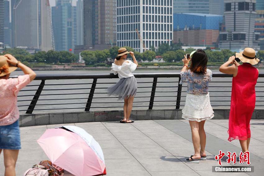 上海で猛暑日　高温警報も発令