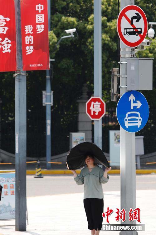 上海で猛暑日　高温警報も発令