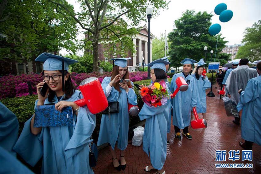 コロンビア大学で卒業式　中国人留学生も参加