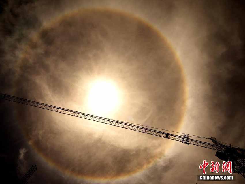 ラサ市上空に珍しい日暈出現　チベット自治区