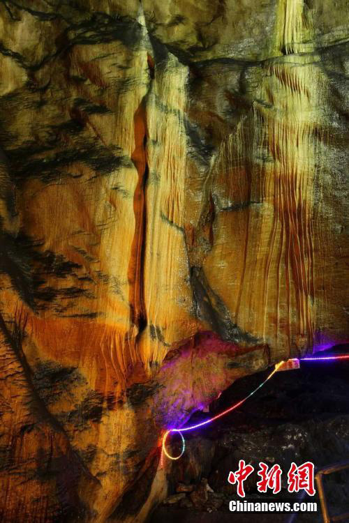 1億4千万年をかけて形成された「華北一険しい鍾乳洞」の神秘さ　山西省