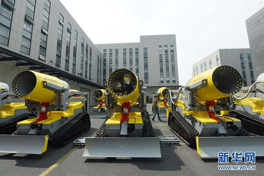 カッコいい！新型消防ロボット導入開始　浙江省杭州市