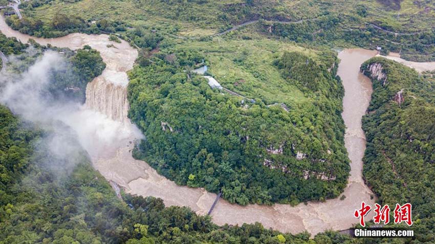 黄果樹瀑布の流量、豪雨の影響で今年の増水期入って以来の最高値に　貴州省