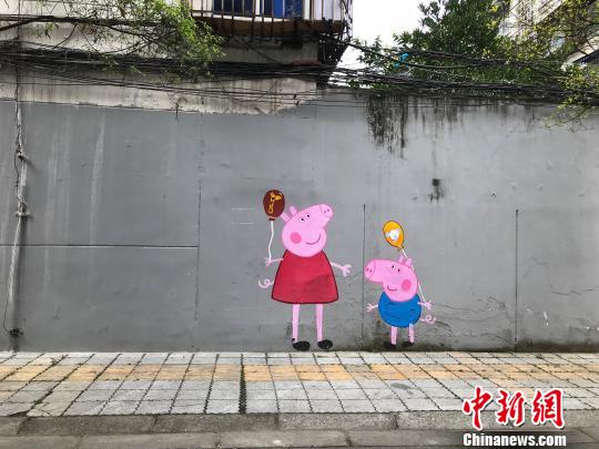 成都市玉林四巷の壁に描かれたアート作品がネットで話題に