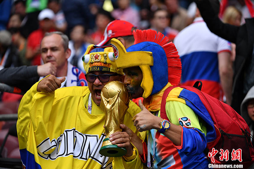 W杯開幕戦スタート　熱狂するサッカーサポーター