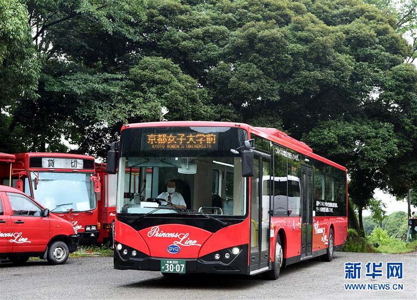 京都の街中走る中国製電動バス　コスト削減と排ガス削減に寄与