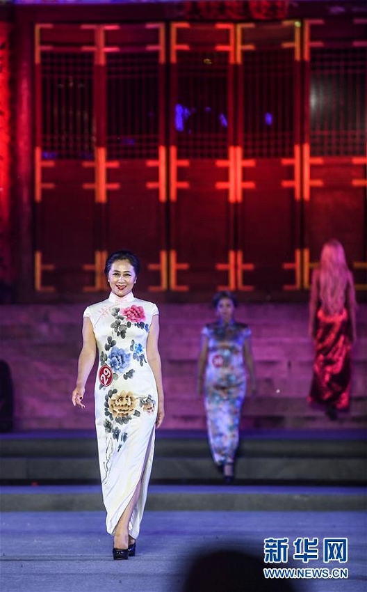 第1回国際チャイナドレスモデルコンテスト開催　遼寧省