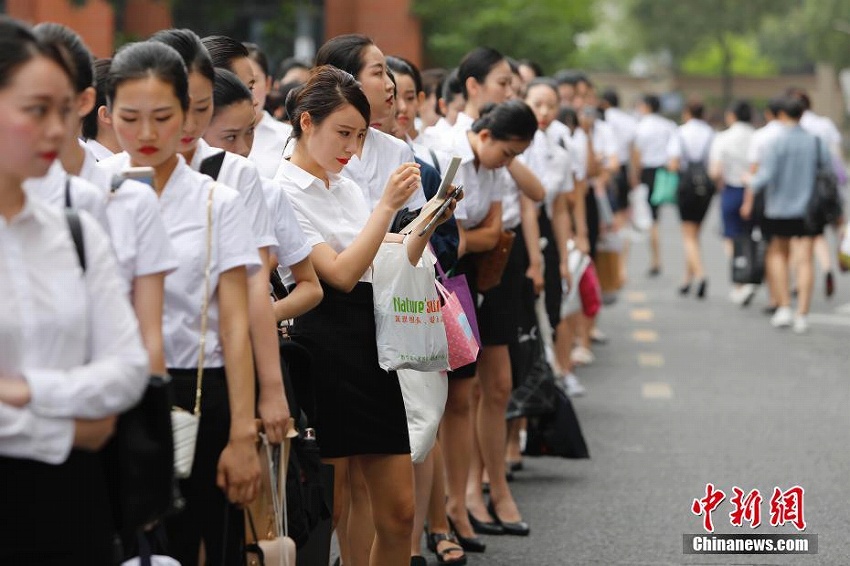 乗組員採用試験に「00後」の応募者が集まる　上海