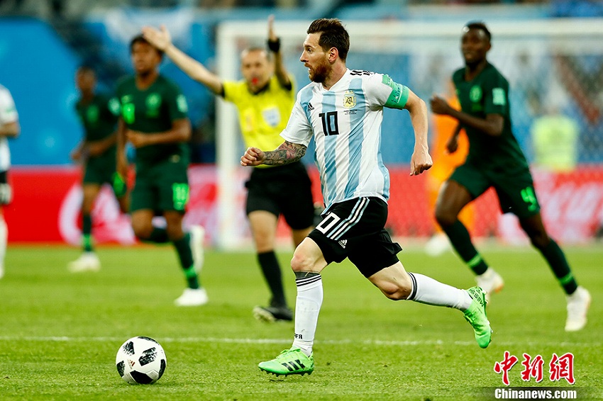 アルゼンチンが2対1でナイジェリア破り、念願のグループリーグ突破