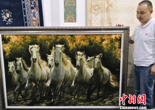 まるで油絵のような精巧な壁掛けカーペット　甘粛省臨夏回族自治州