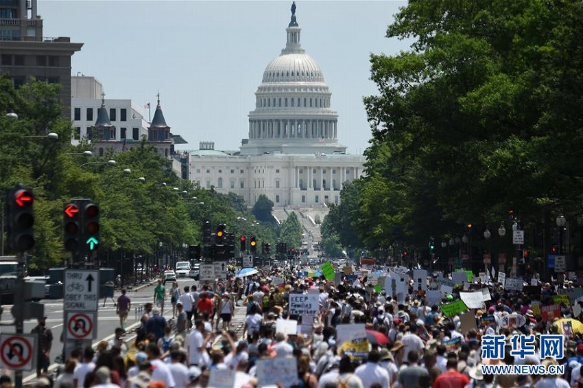 米国国内各地で移民法・政策の抗議集会
